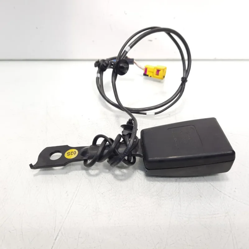 Capsa centura stanga fata cu fir, cod 5JA857755A, Skoda Rapid (NH3) (idi:557620) Ieftin