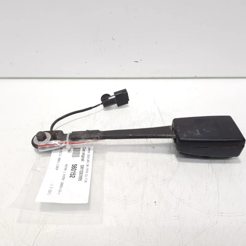 Capsa centura dreapta fata cu fir, cod GM13367895, Opel Astra J (idi:560152) Ultima șansă