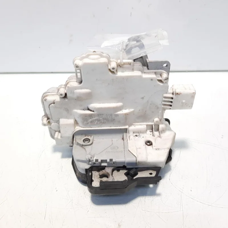 Plată securizată Broasca dreapta fata, cod 8E1837016AA, Audi A4 Avant (8ED, B7) (id:548035)