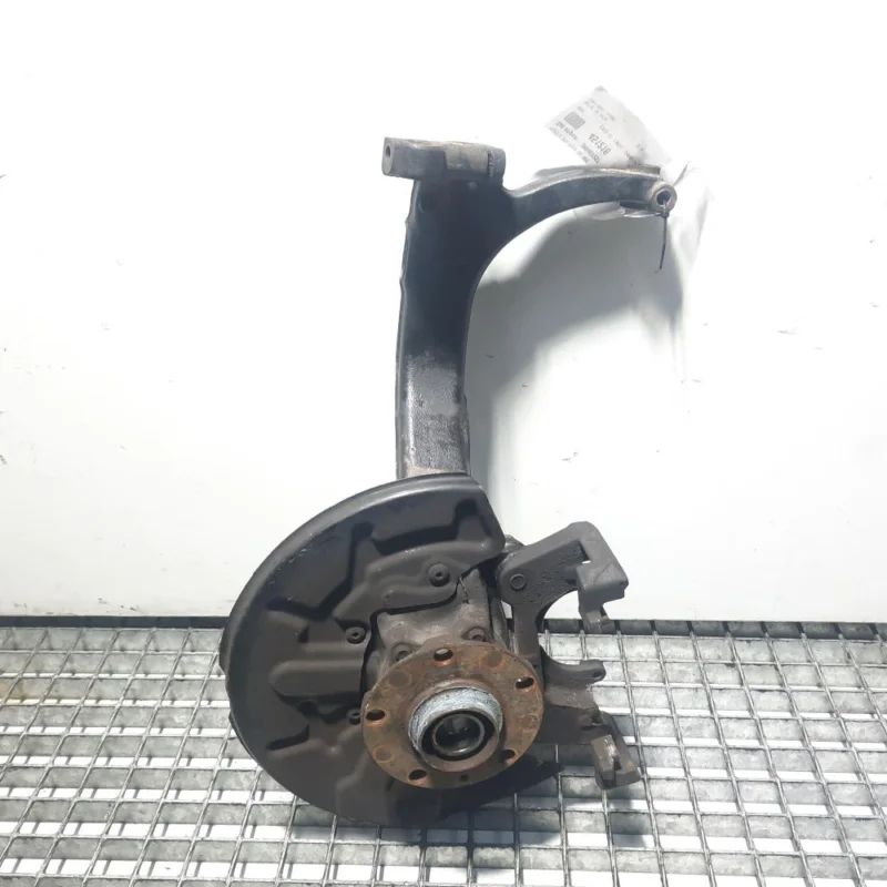 Fuzeta stanga fata cu A-B-S, cod 3R0407257, Audi A4 (8EC, B7), 2.0 TDI (idi:451216) Reducere de preț