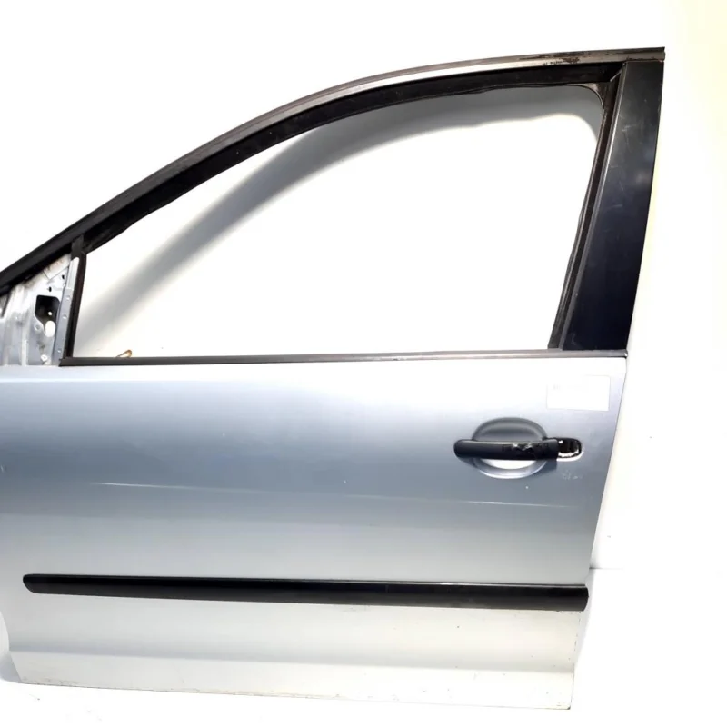 Preț redus Usa stanga fata, VW Polo (9N) facelift (idi:518559)