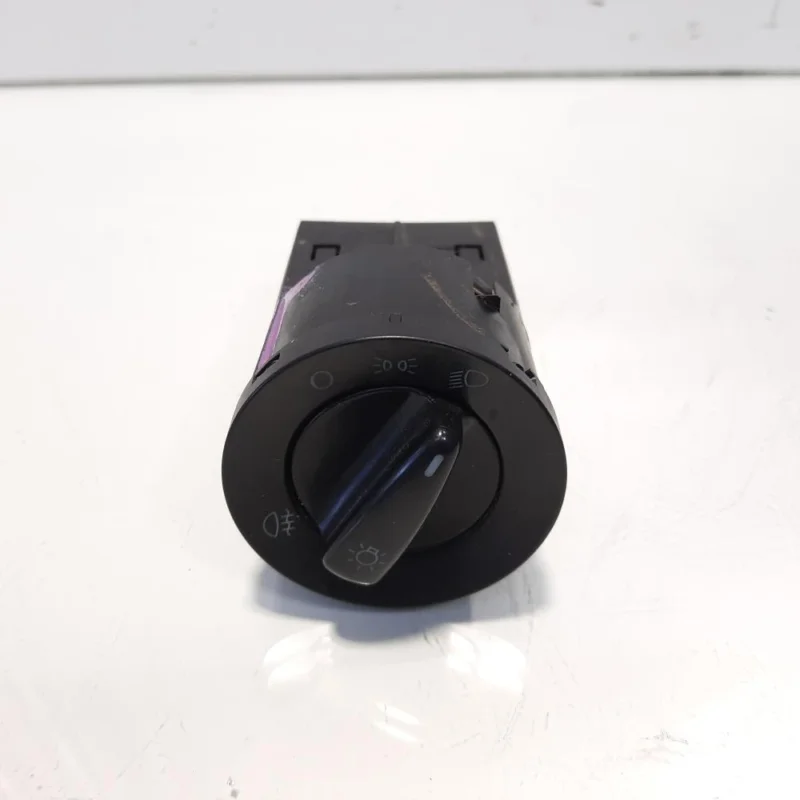 Bloc lumini, cod 1C0941531, Vw Passat (3B3) (id:540159) Preț promoțional