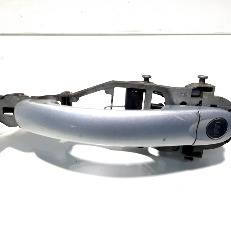 Ofertă specială Maner stanga fata, cod 1K0837886A, VW Golf 5 Variant (1K5) (idi:512388)