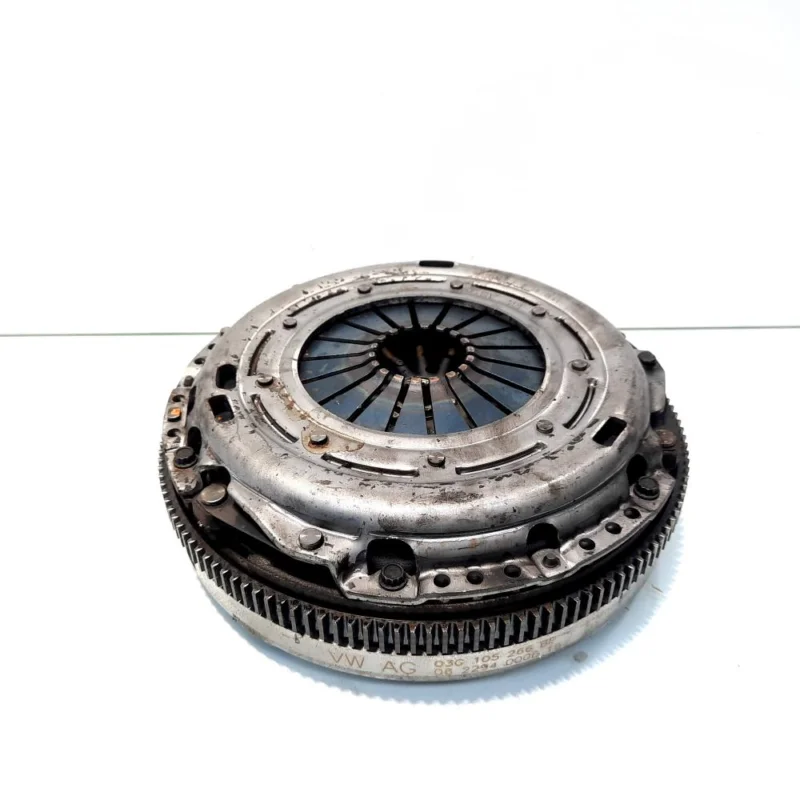 Disponibil imediat Volanta masa dubla cu placa presiune, Vw Golf 5 Variant (1K5) 1.9 TDI, BLS, 6 vit man, 4x4 (id:528867)