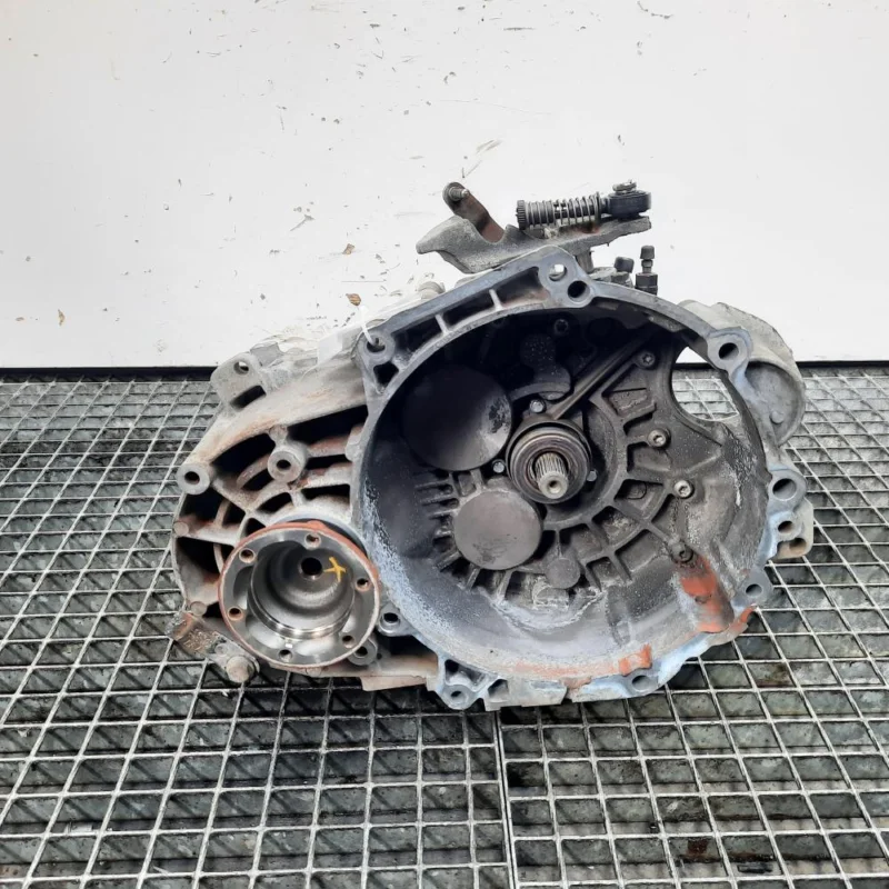 Nu rata Cutie de viteza manuala, cod HDV, Vw Passat (3C2) 2.0 TDI, BKP, 6 vit man (id:528894)