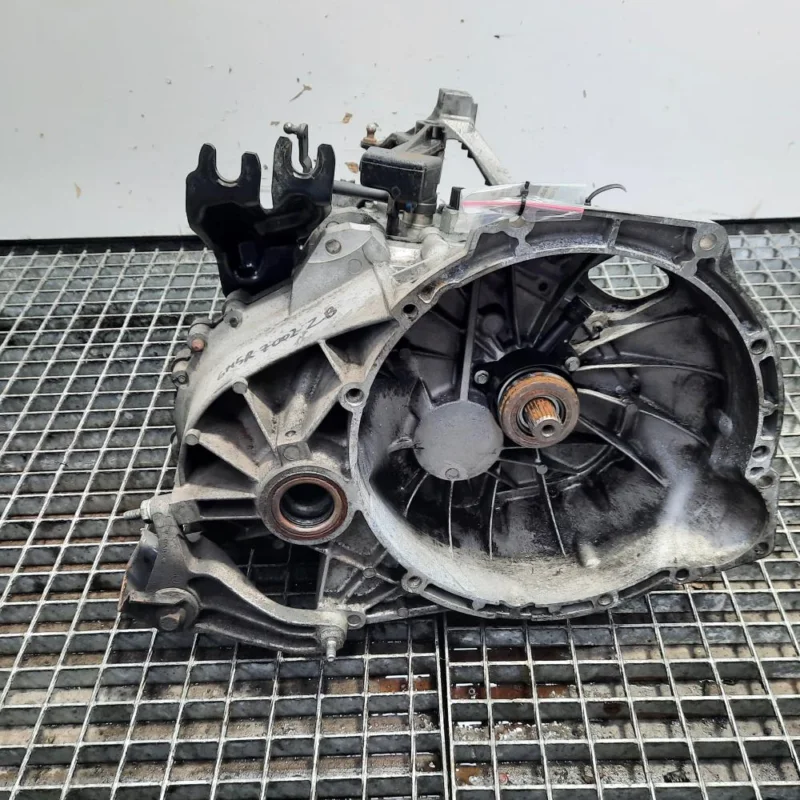 Cutie viteza manuala, cod 6M5R-7002-ZB, Ford Focus 2 Cabriolet, 1.8 TDCI, KKDA, 5 vit man (idi:514664) Comandă acum