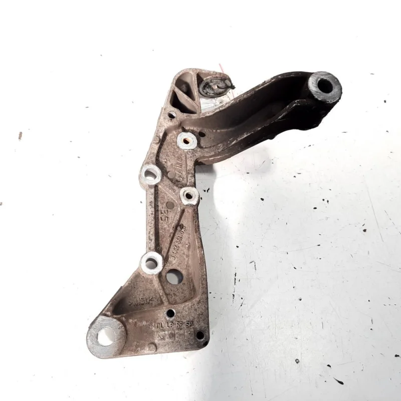 Ofertă limitată Suport brat trapez dreapta, cod 1K0199296E, Skoda Octavia 2 Combi (1Z5) (idi:518630)