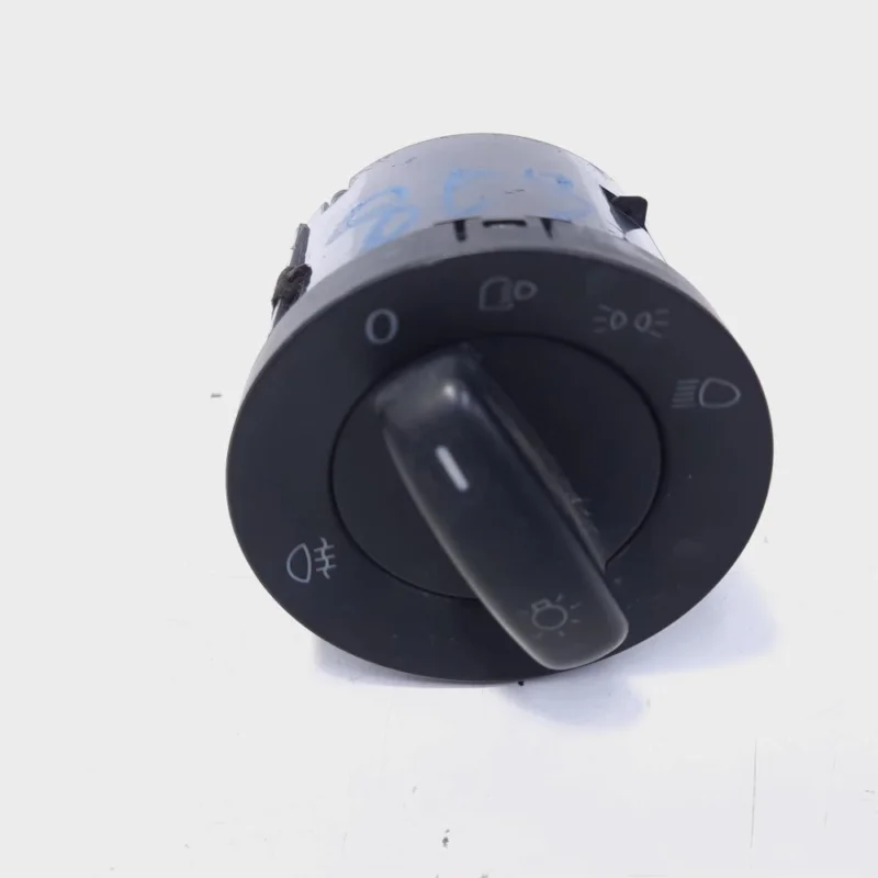 Calitate înaltă Bloc lumini cu functie auto, cod 1K0941431M, VW Golf 5 (1K1) (idi:494412)