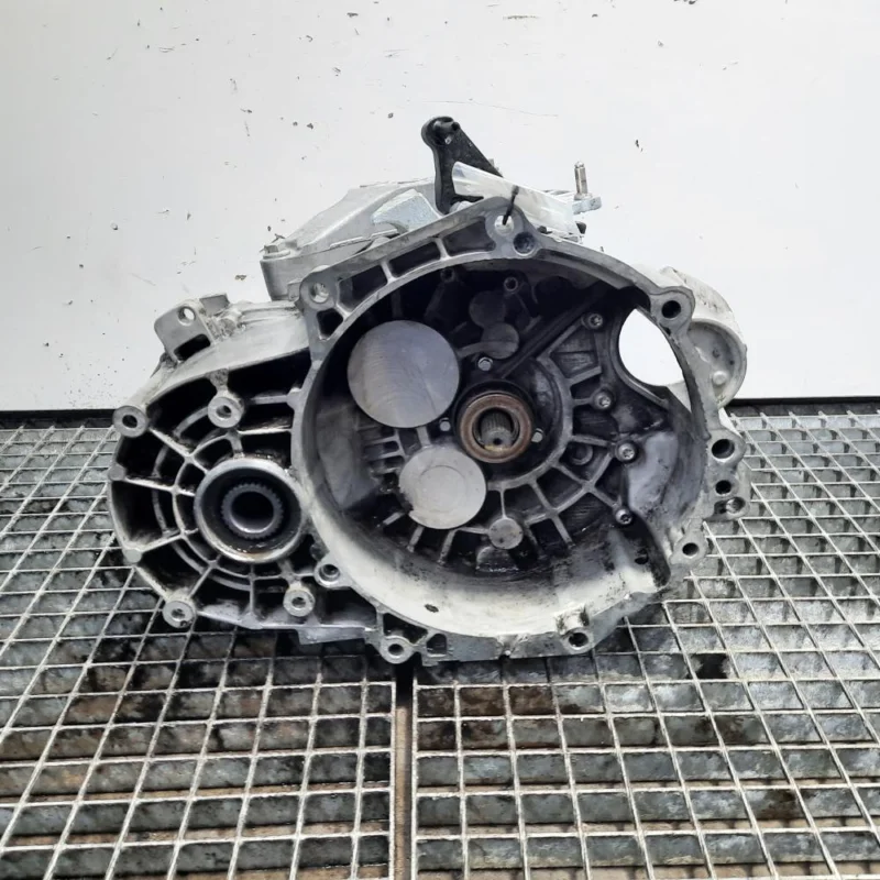 Reducere de preț Cutie viteze manuala, cod KNQ, Vw Tiguan (5N) 2.0 TDI, 6 vit man, 4X4 (pr:110747)