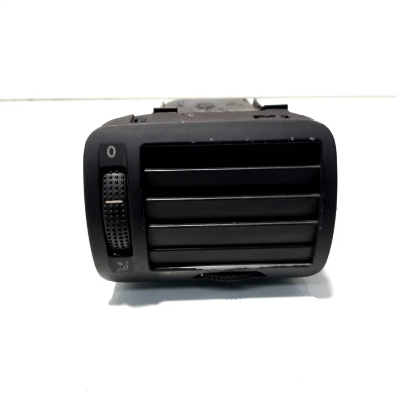 Grila aer bord dreapta, cod 3B0819704D, Vw Passat Variant (3B6) (id:510394) Discount