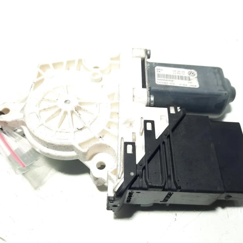 Motoras macara stanga spate, cod 5N0959703F, Vw Tiguan (5N) (id:505973) Ofertă specială
