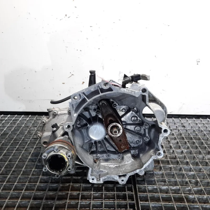 Mai ieftin Cutie de viteza manuala, cod LNR, Vw Polo (6R) 1.2 benz, CGP, 5 vit man (pr:110747)