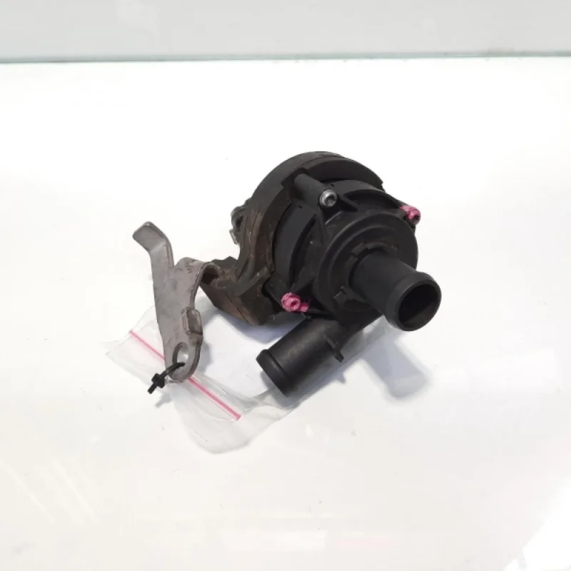 Vezi acum Pompa recirculare apa, cod 5Q0965567J, Audi A4 Avant (8K5, B8) 2.0 TDI, CAGB (pr:110747)