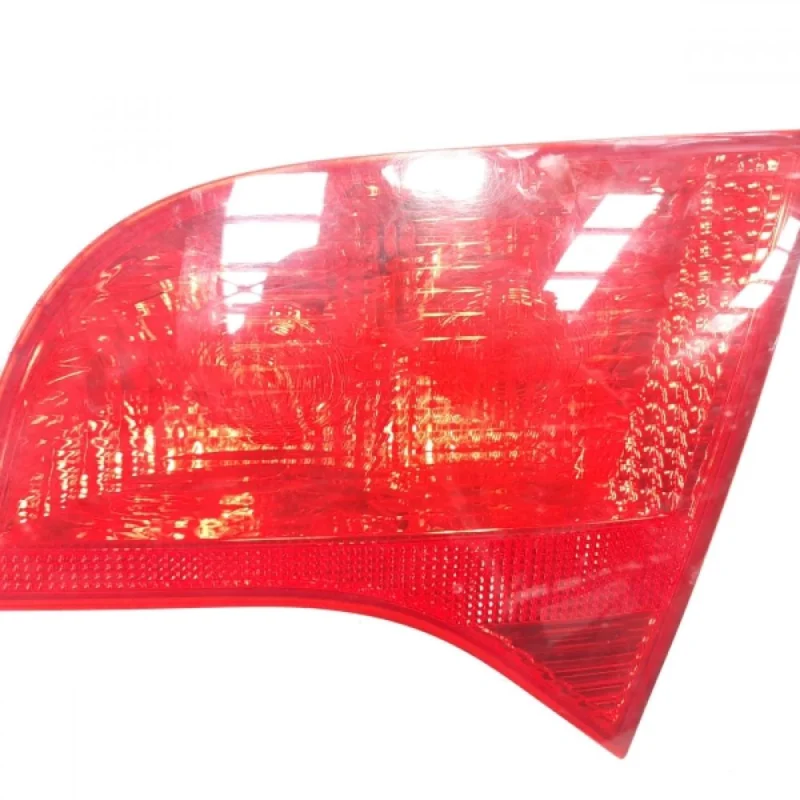 Stop stanga haion, cod 8E9945093, Audi A4 Avant (8ED, B7) (id:489450) Ofertă limitată