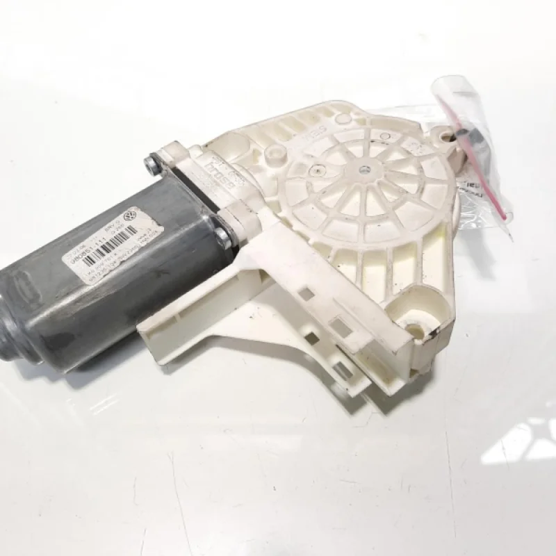 Motoras macara stanga fata, cod 1K0959701K, Vw Passat Variant (3C5) (id:476130) Popular