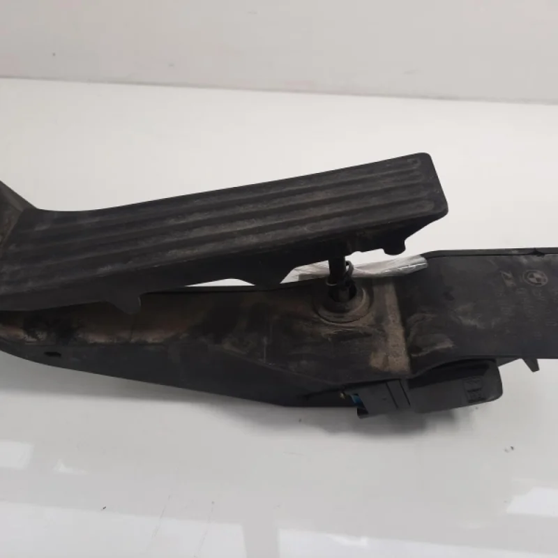 Pedala acceleratie, cod 6772646, Bmw 3 Touring (E91) 2.0 diesel, N47D20A (id:445668) Transport gratuit