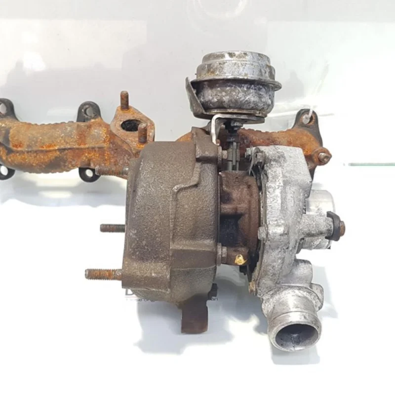 Turbosuflanta, cod 028145702R, Vw Passat (3B3) 1.9 tdi, AVB (id:480429) Ultima șansă