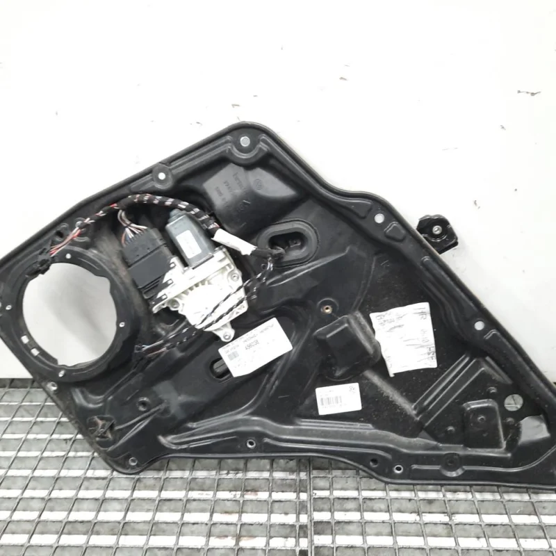 Macara cu motoras dreapta spate, cod 5N0839462A, 5N0959704F, Vw Tiguan (5N) (id:456038) Chilipir