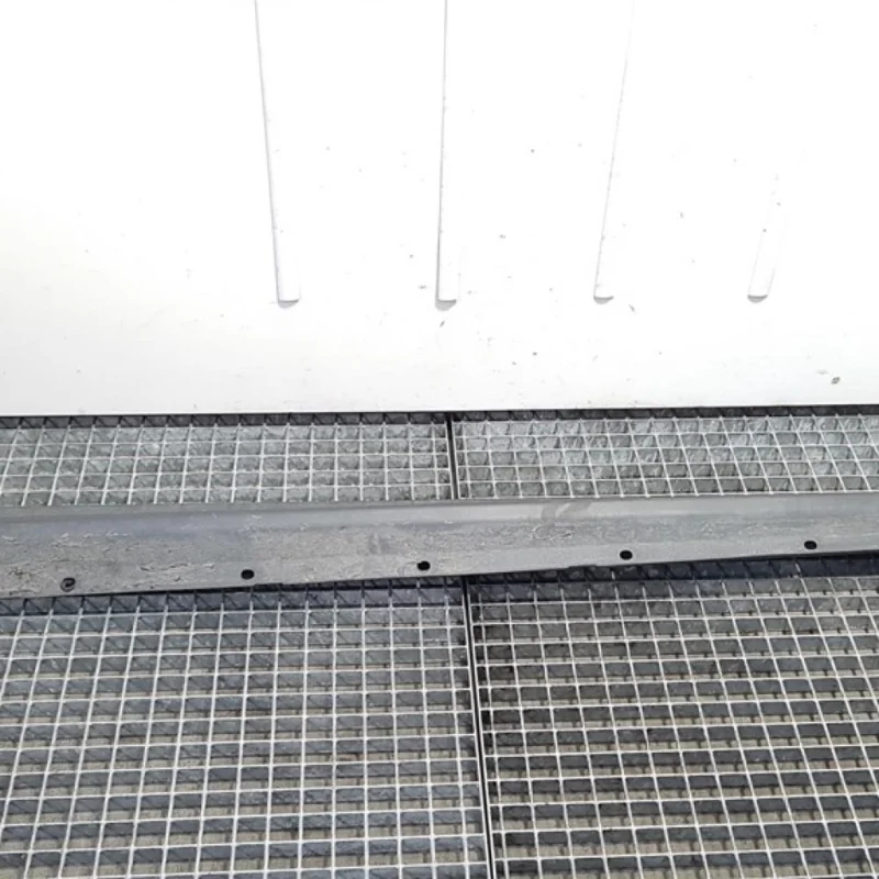 Preț redus Ornament prag stanga, Chevrolet Captiva (C100) cod 22737918