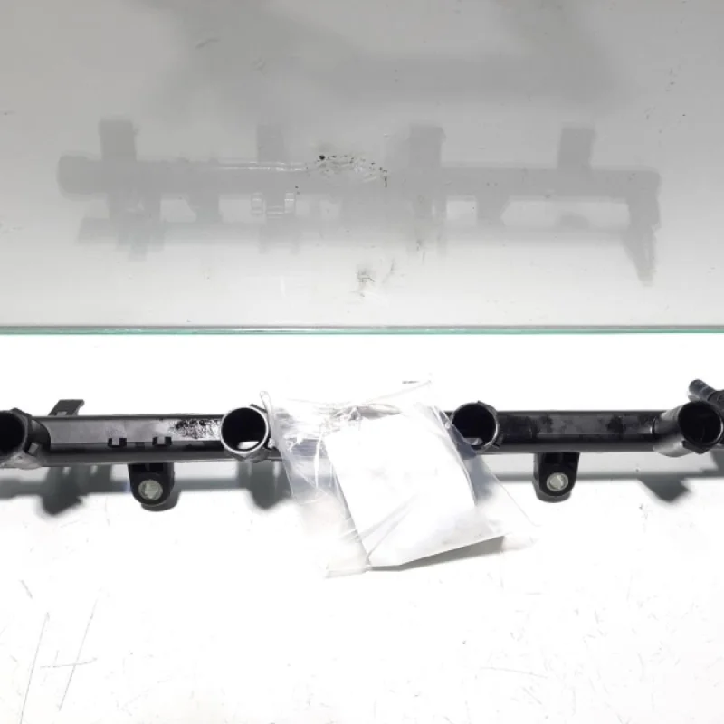 Ofertă limitată Rampa injectoare, Renault, 1.6 benz 16V, K4M813, cod 8200135504 (id:451831)