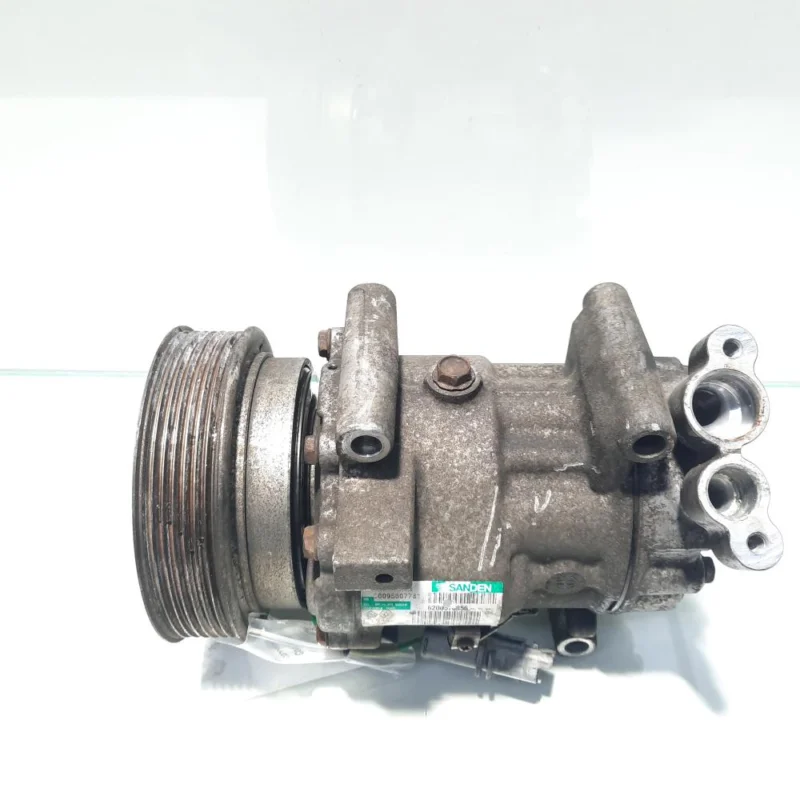 Compresor clima, Renault Clio 3 [Fabr 2005-2012] 1.2 B, D4FD740, 8200578856 (id:450949) Ofertă exclusivă