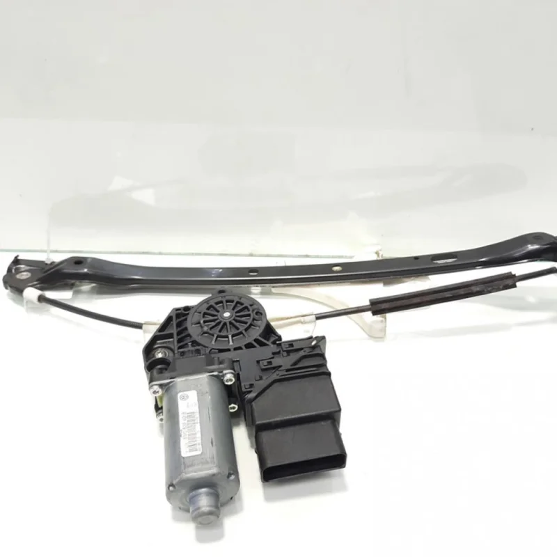 Macara cu motoras stanga spate, Vw Golf 5 Plus (5M1) [Fabr 2005-2008] 5M0839401B (id:418859) Ofertă limitată