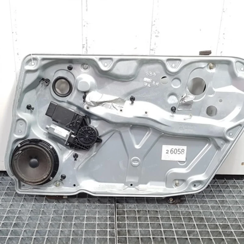 Ultima șansă Macara cu motoras dreapta fata, Vw Passat (3B3) [Fabr 2001-2004] 3B4837756D (id:411582)