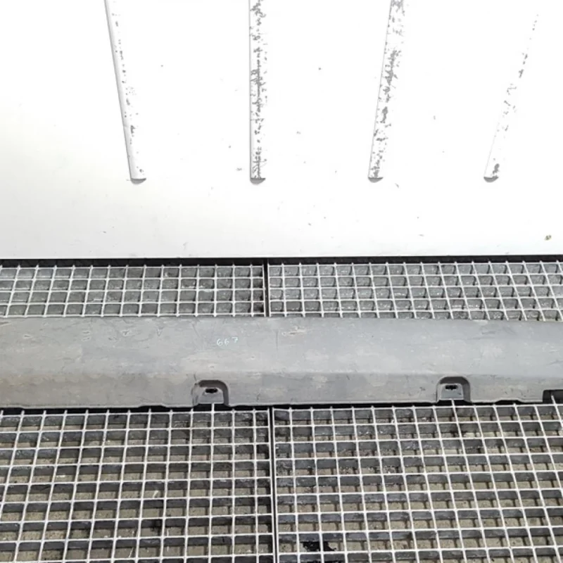 Ieftin Ornament prag stanga, Ford Kuga, 8V41-S10155-AD (id:395100)