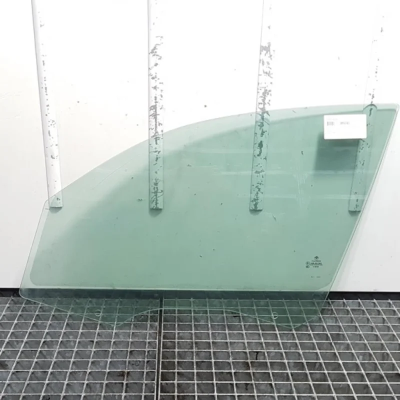 Ofertă Geam stanga fata, Bmw 1 (E81, E87) (id:389245)