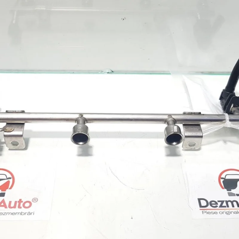 Cel mai vândut Rampa injectoare, Opel Astra J Sedan, 1.6 benz, cod GM55573667