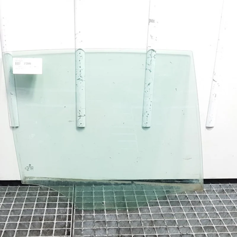 Geam dreapta spate, Vw Golf 6 (5K1) (id:372999) Ofertă
