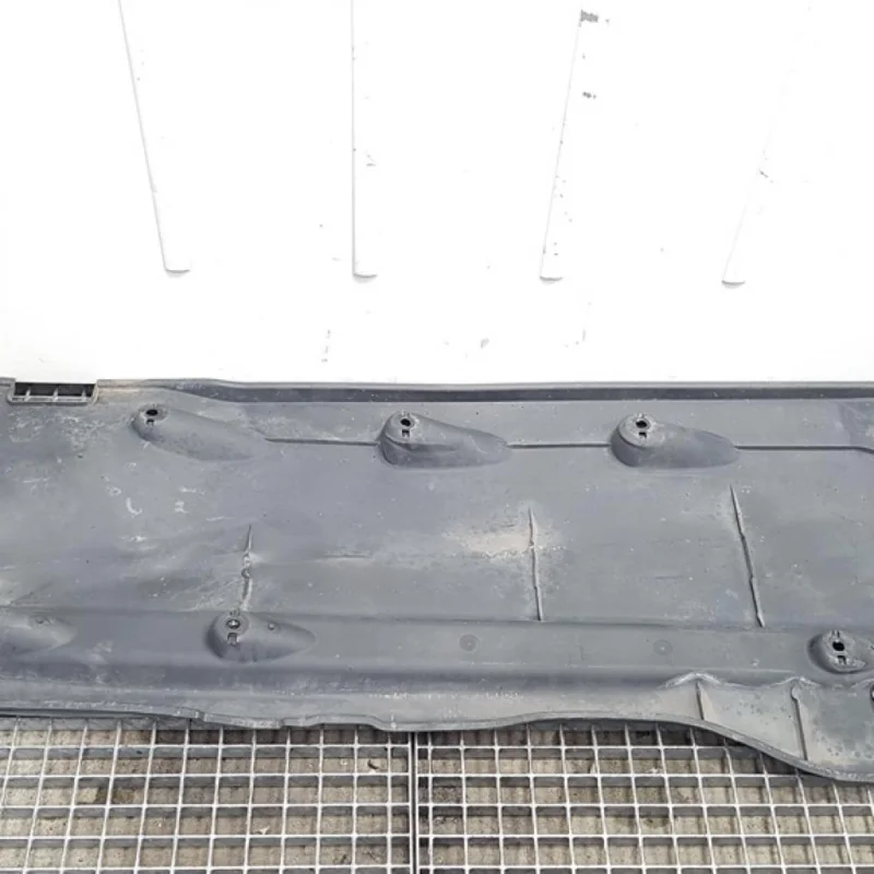 Preferatul clienților Scut caroserie dreapta, Seat Alhambra (710) cod 7N0825202B (id:368860)